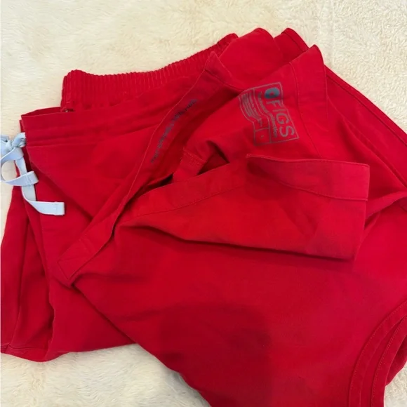Red Figs Uniform! Large Sleeveless Top and XL Bottoms - Picture 2 of 3